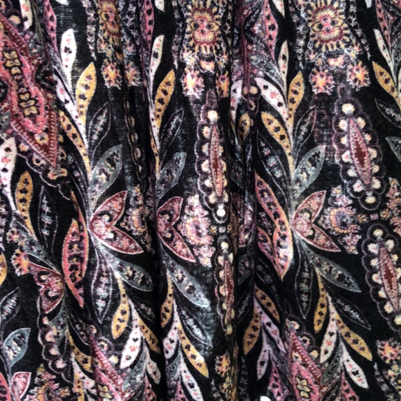 Xhilaration black lacey tank top - Picture 4 of 5